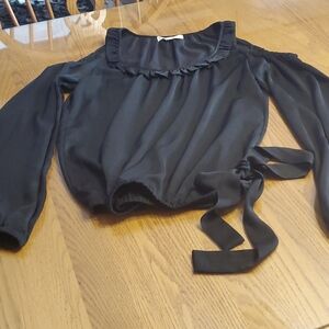 Off the Shoulder, high styled details, lovely blouse!